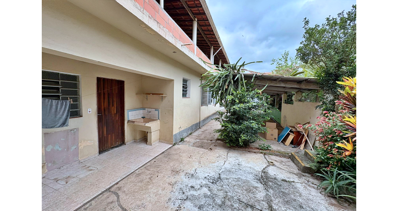 Casa Térrea à venda no Bairro do Jardim Regina na Rua Andrade Velosino,