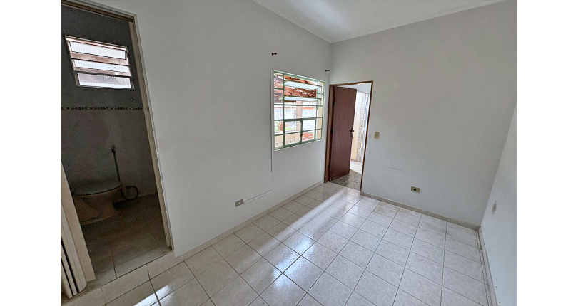 Casa Térrea à venda no Bairro do Jardim Regina na Rua Andrade Velosino,