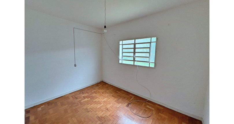 Casa Térrea à venda no Bairro do Jardim Regina na Rua Andrade Velosino,