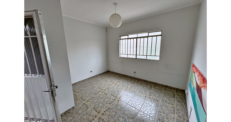 Casa Térrea à venda no Bairro do Jardim Regina na Rua Andrade Velosino,