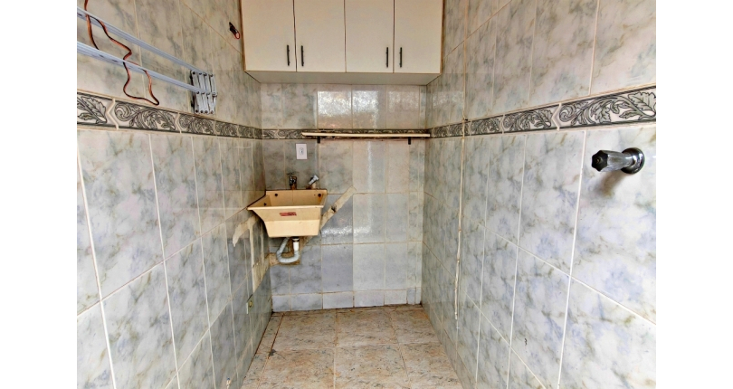 Lindo Sobrado amplo à venda no Bairro do Parque São Domingos na Rua Doutor Odon Carlos de Figueiredo Ferraz