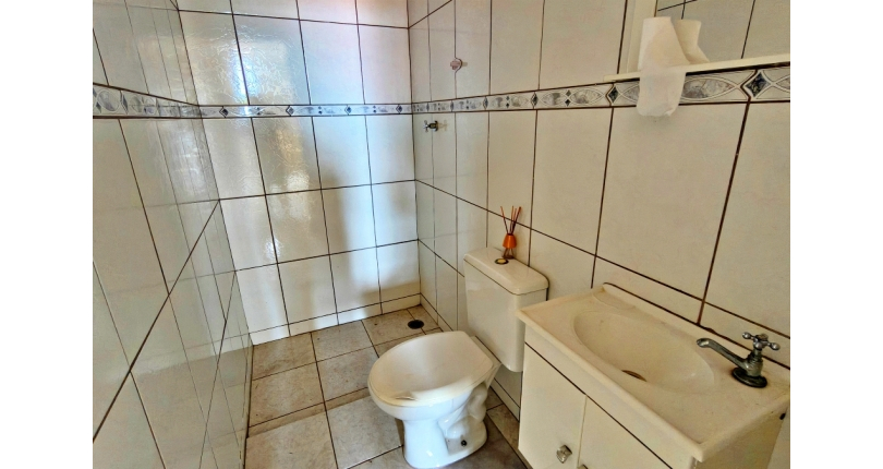 Lindo Sobrado amplo à venda no Bairro do Parque São Domingos na Rua Doutor Odon Carlos de Figueiredo Ferraz