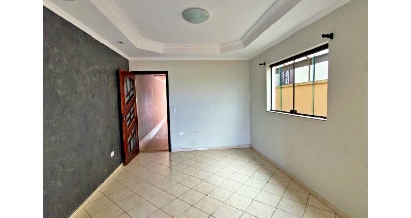 Lindo Sobrado amplo à venda no Bairro do Parque São Domingos na Rua Doutor Odon Carlos de Figueiredo Ferraz