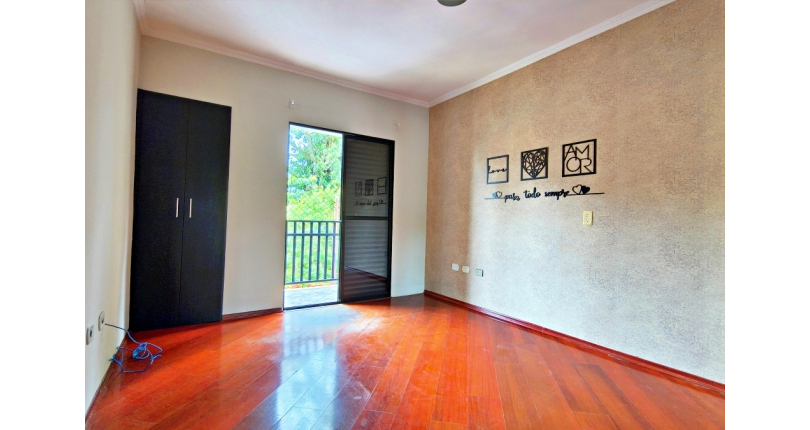 Lindo Sobrado amplo à venda no Bairro do Parque São Domingos na Rua Doutor Odon Carlos de Figueiredo Ferraz