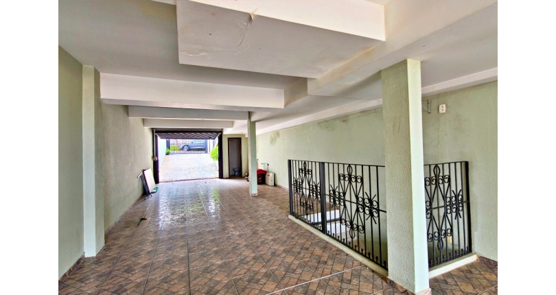 Lindo Sobrado amplo à venda no Bairro do Parque São Domingos na Rua Doutor Odon Carlos de Figueiredo Ferraz