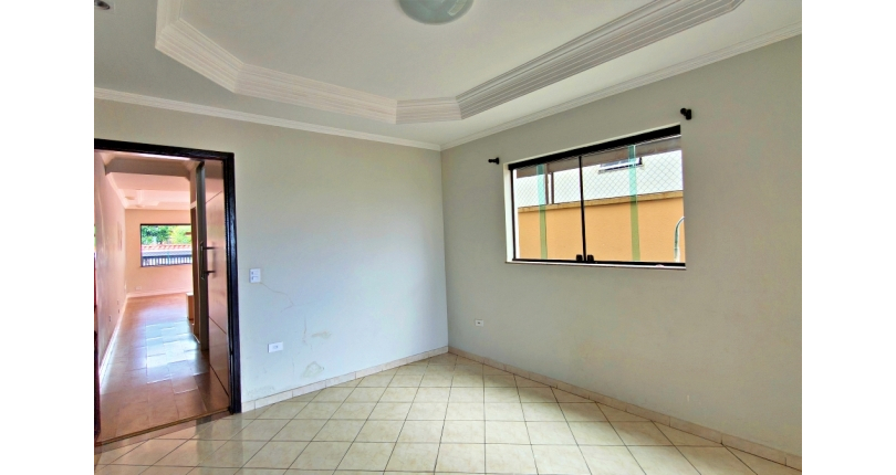 Lindo Sobrado amplo à venda no Bairro do Parque São Domingos na Rua Doutor Odon Carlos de Figueiredo Ferraz