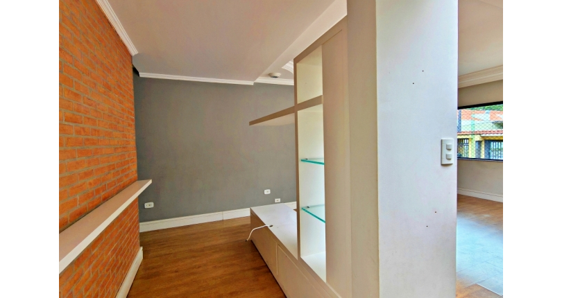 Lindo Sobrado amplo à venda no Bairro do Parque São Domingos na Rua Doutor Odon Carlos de Figueiredo Ferraz