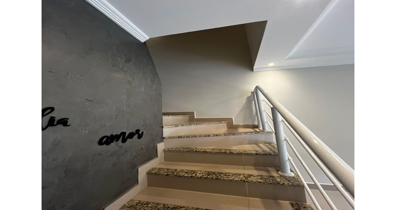  Sobrado à venda no Bairro do Jaraguá na Avenida Jerimanduba 843,