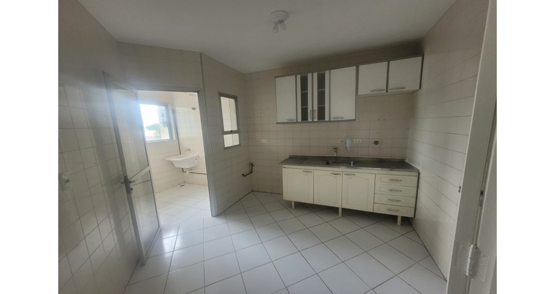 Apartamento à venda no Bairro da Vila Mangalot na Praça Itaquirai 10