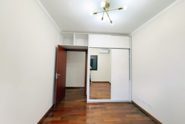  Sobrado à venda no Bairro do Jardim Regina na Rua José Baroncelli,