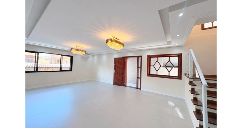  Sobrado à venda no Bairro do Jardim Regina na Rua José Baroncelli,