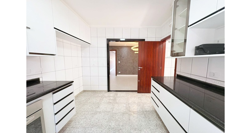  Sobrado à venda no Bairro do Jardim Regina na Rua José Baroncelli,