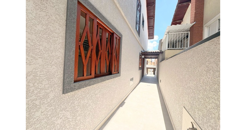  Sobrado à venda no Bairro do Jardim Regina na Rua José Baroncelli,