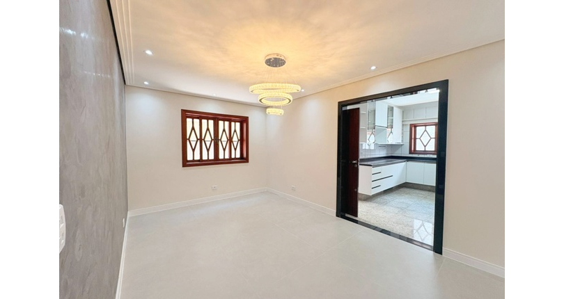  Sobrado à venda no Bairro do Jardim Regina na Rua José Baroncelli,