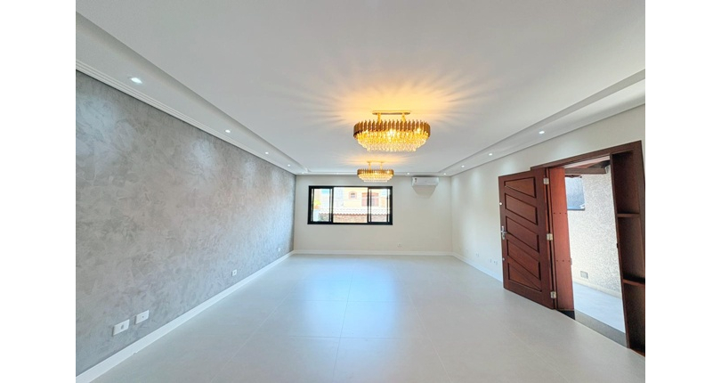  Sobrado à venda no Bairro do Jardim Regina na Rua José Baroncelli,