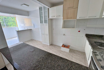 Casa assobradada à venda no Bairro do Jardim Vista Linda na Rua Francisco Beltrão