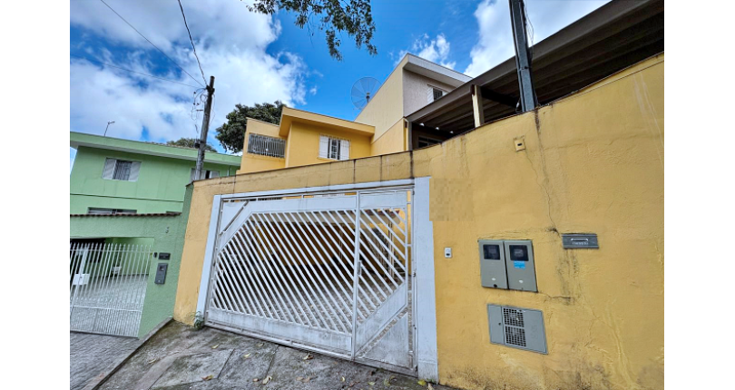 Casa assobradada à venda no Bairro do Jardim Vista Linda na Rua Francisco Beltrão