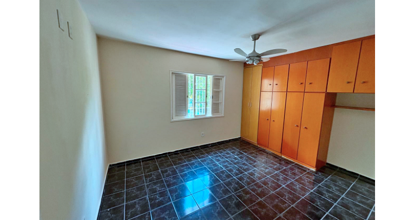 Casa assobradada à venda no Bairro do Jardim Vista Linda na Rua Francisco Beltrão