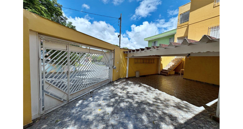 Casa assobradada à venda no Bairro do Jardim Vista Linda na Rua Francisco Beltrão