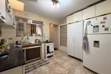 Sobrado à venda no Bairro da Vila dos Remédios na Rua Antônio Ayrosa