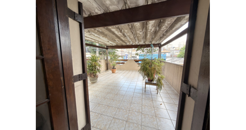 Sobrado à venda no Bairro da Vila dos Remédios na Rua Antônio Ayrosa