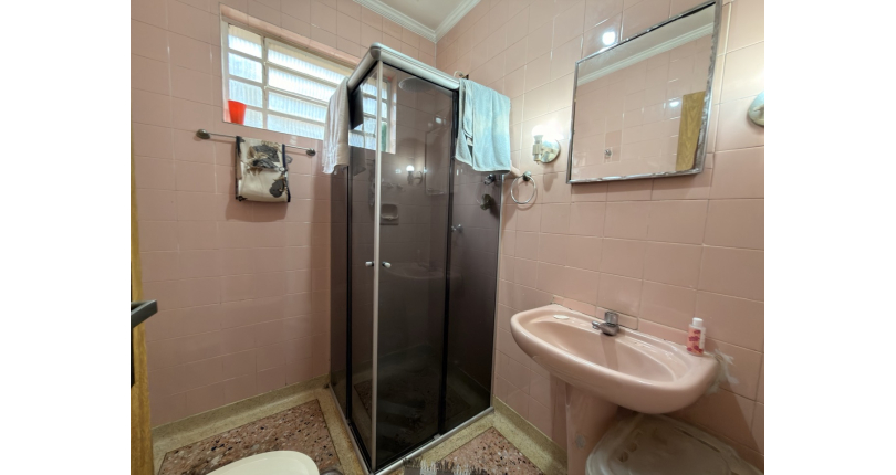 Sobrado à venda no Bairro da Vila dos Remédios na Rua Antônio Ayrosa