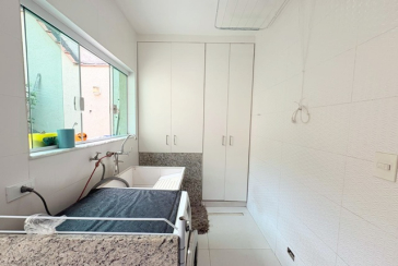 Oportunidade: Bela Casa Térrea à venda no Bairro do Jardim Mangalot na Rua Desembargador Cândido da Cunha Cintra