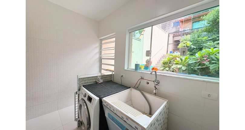 Oportunidade: Bela Casa Térrea à venda no Bairro do Jardim Mangalot na Rua Desembargador Cândido da Cunha Cintra