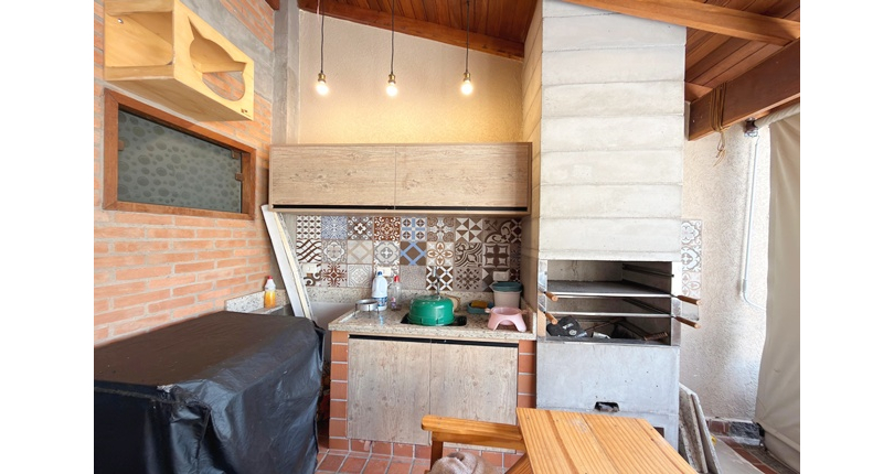 Oportunidade: Bela Casa Térrea à venda no Bairro do Jardim Mangalot na Rua Desembargador Cândido da Cunha Cintra