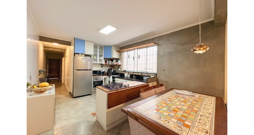 Oportunidade: Bela Casa Térrea à venda no Bairro do Jardim Mangalot na Rua Desembargador Cândido da Cunha Cintra