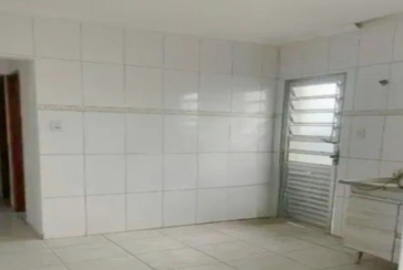  Casa assobradada à venda no Bairro do Jardim Marisa na Rua Antônio Batista,