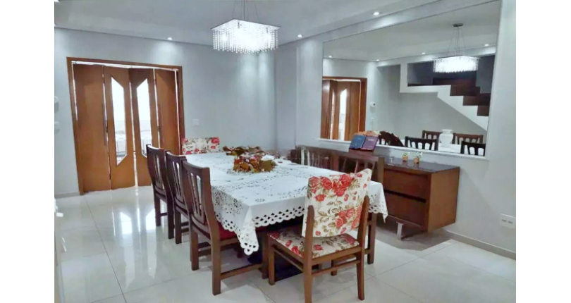 Lindo Sobrado à venda no Bairro do Parque São Domingos na Rua Waltrudes Correa