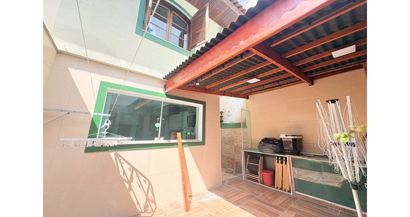  Sobrado à venda no Bairro do Jardim Santo Elias na Rua Durval Fernandes Chaves, 