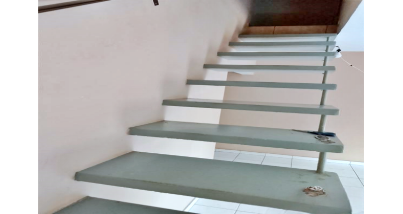  Sobrado à venda no Bairro do  Conjunto Habitacional Turística na Rua Parque do Itatiaia,