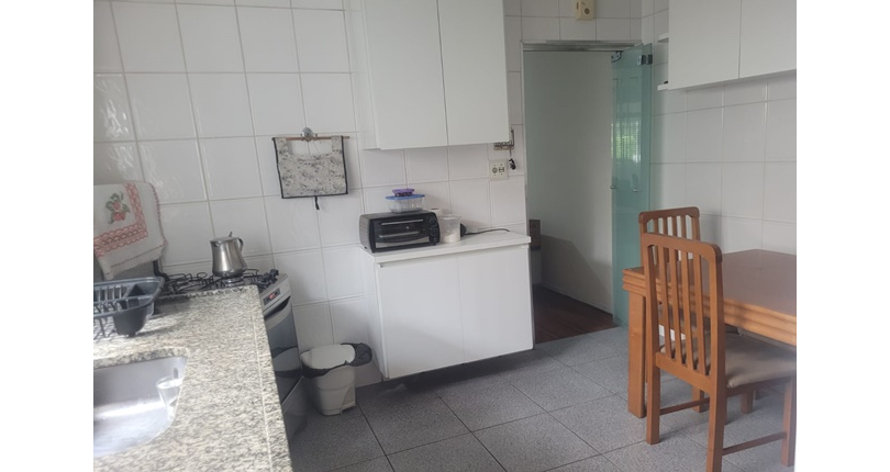 Sobrado à venda no Bairro do Jardim Santo Elias na Avenida Mutinga