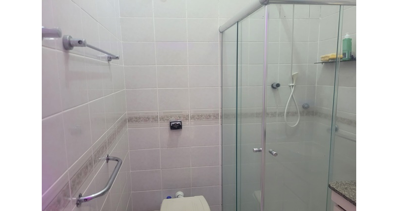 Sobrado à venda no Bairro do Jardim Santo Elias na Avenida Mutinga