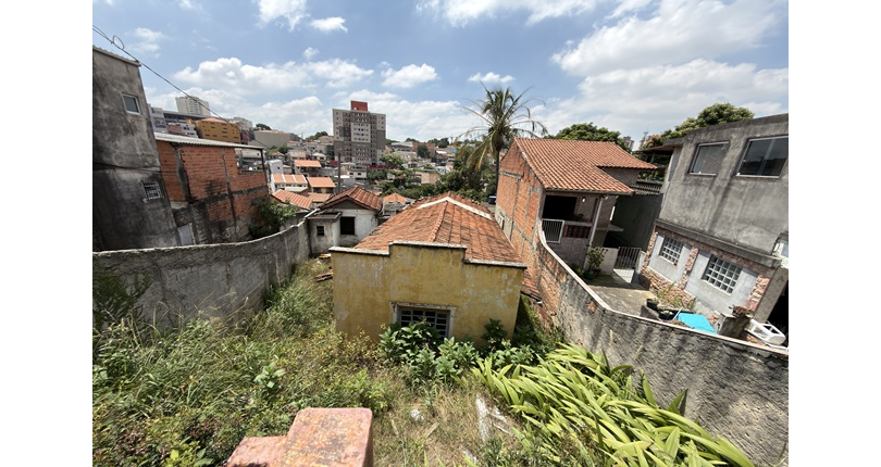 Terreno à venda no Bairro da Vila Guedes na Rua William Hamilton