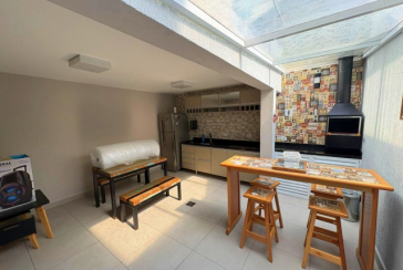 Sobrado à venda no Bairro do Jardim Vista Linda na Rua Erva Cidreira,