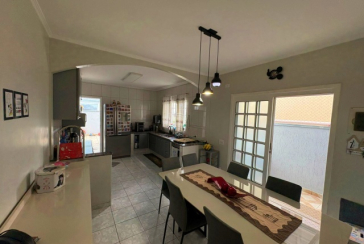 Sobrado à venda no Bairro do Jardim Vista Linda na Rua Erva Cidreira,