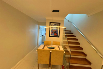 Sobrado à venda no Bairro do Jardim Vista Linda na Rua Erva Cidreira,