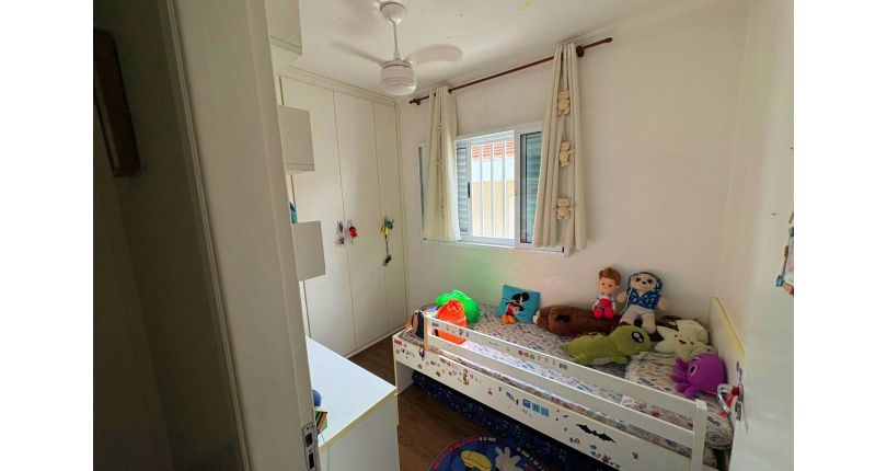 Sobrado à venda no Bairro do Jardim Vista Linda na Rua Erva Cidreira,