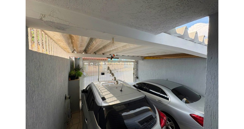 Sobrado à venda no Bairro do Jardim Vista Linda na Rua Erva Cidreira,