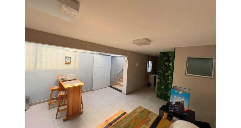 Sobrado à venda no Bairro do Jardim Vista Linda na Rua Erva Cidreira,