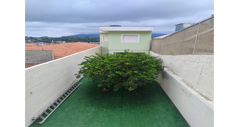 Sobrado à venda no Bairro do Jaraguá na Rua Bacurizeiros,