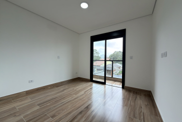 Sobrado novo à venda no Bairro do Parque Maria Domitila na Rua Edvard de Vita Godoy 254