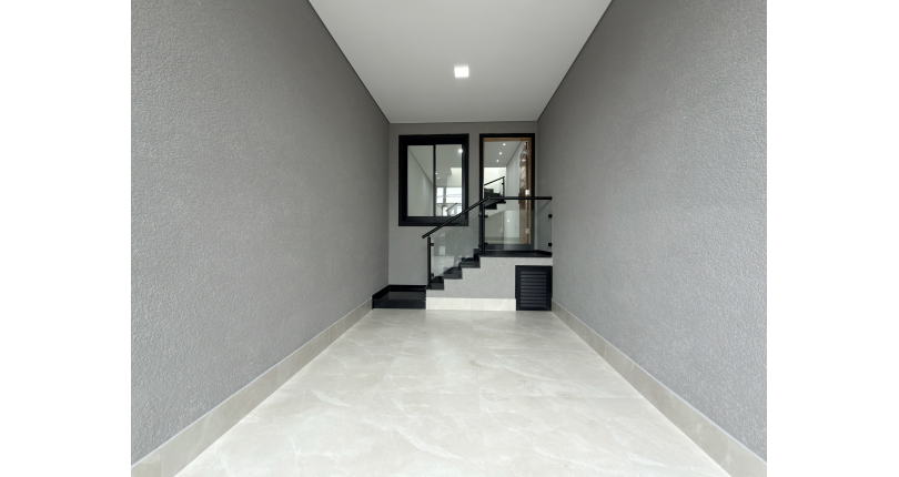 Sobrado novo à venda no Bairro do Parque Maria Domitila na Rua Edvard de Vita Godoy 254