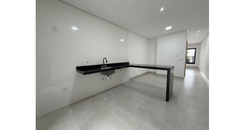 Sobrado novo à venda no Bairro do Parque Maria Domitila na Rua Edvard de Vita Godoy 254