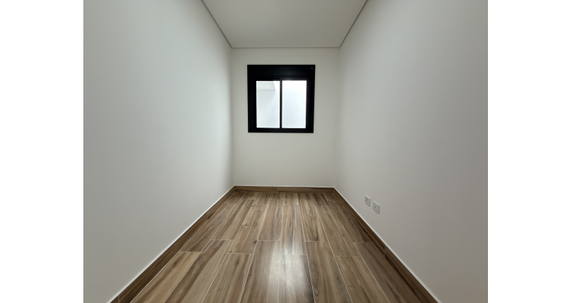 Sobrado novo à venda no Bairro do Parque Maria Domitila na Rua Edvard de Vita Godoy 254