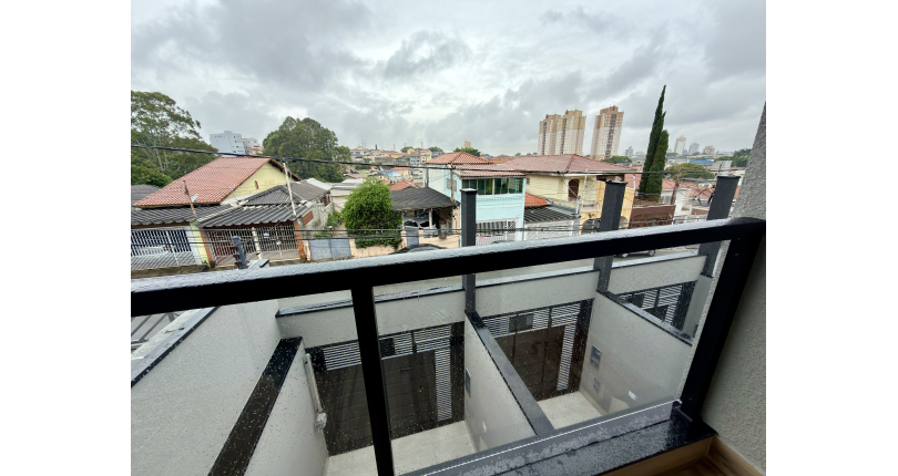 Sobrado novo à venda no Bairro do Parque Maria Domitila na Rua Edvard de Vita Godoy 254