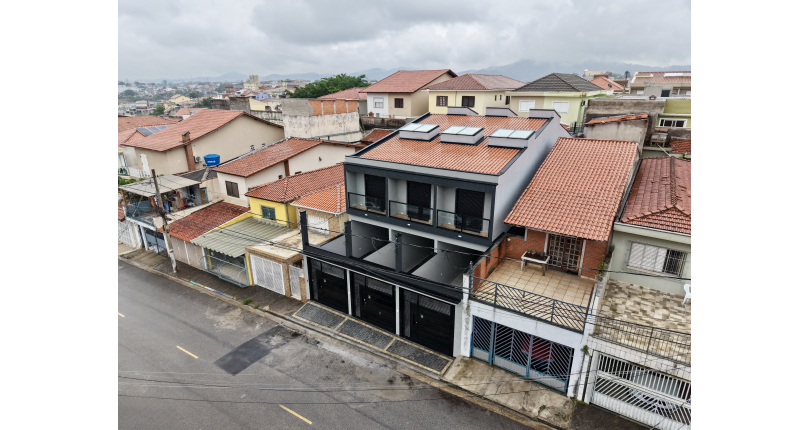 Sobrado novo à venda no Bairro do Parque Maria Domitila na Rua Edvard de Vita Godoy 254
